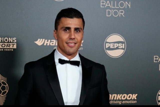 西甲榜首之争白热化（西甲榜首争夺战升级）