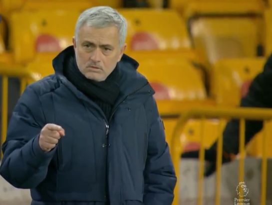 太阳报走访出售原味球衣公司的仓库：汗臭味强烈却不令人反感（太阳报实访原味球衣公司仓库：汗味浓重却不招人厌）