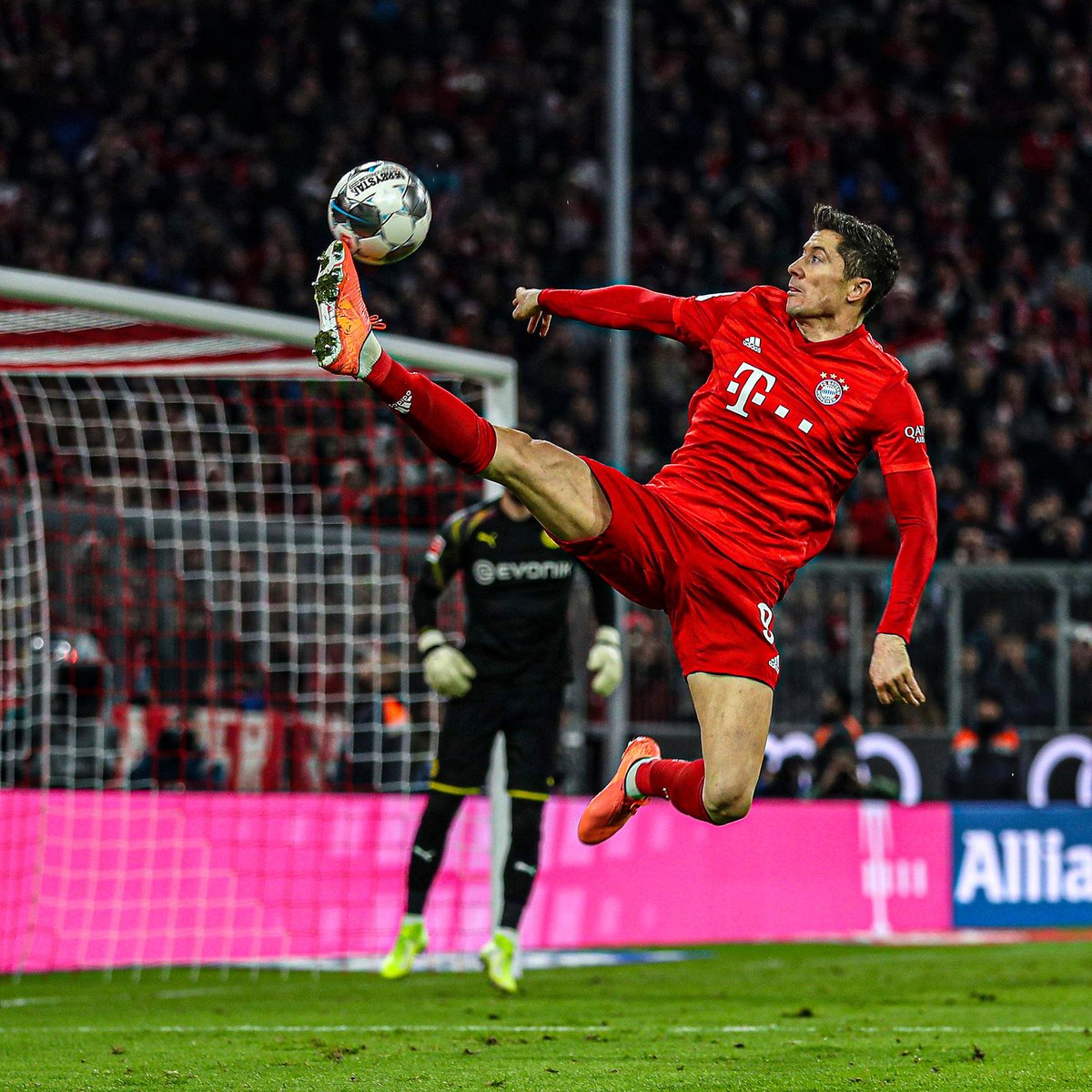 一场比赛踢两个位置？马丁心说：“小意思～”（一战两岗？马丁笑言：小菜一碟）