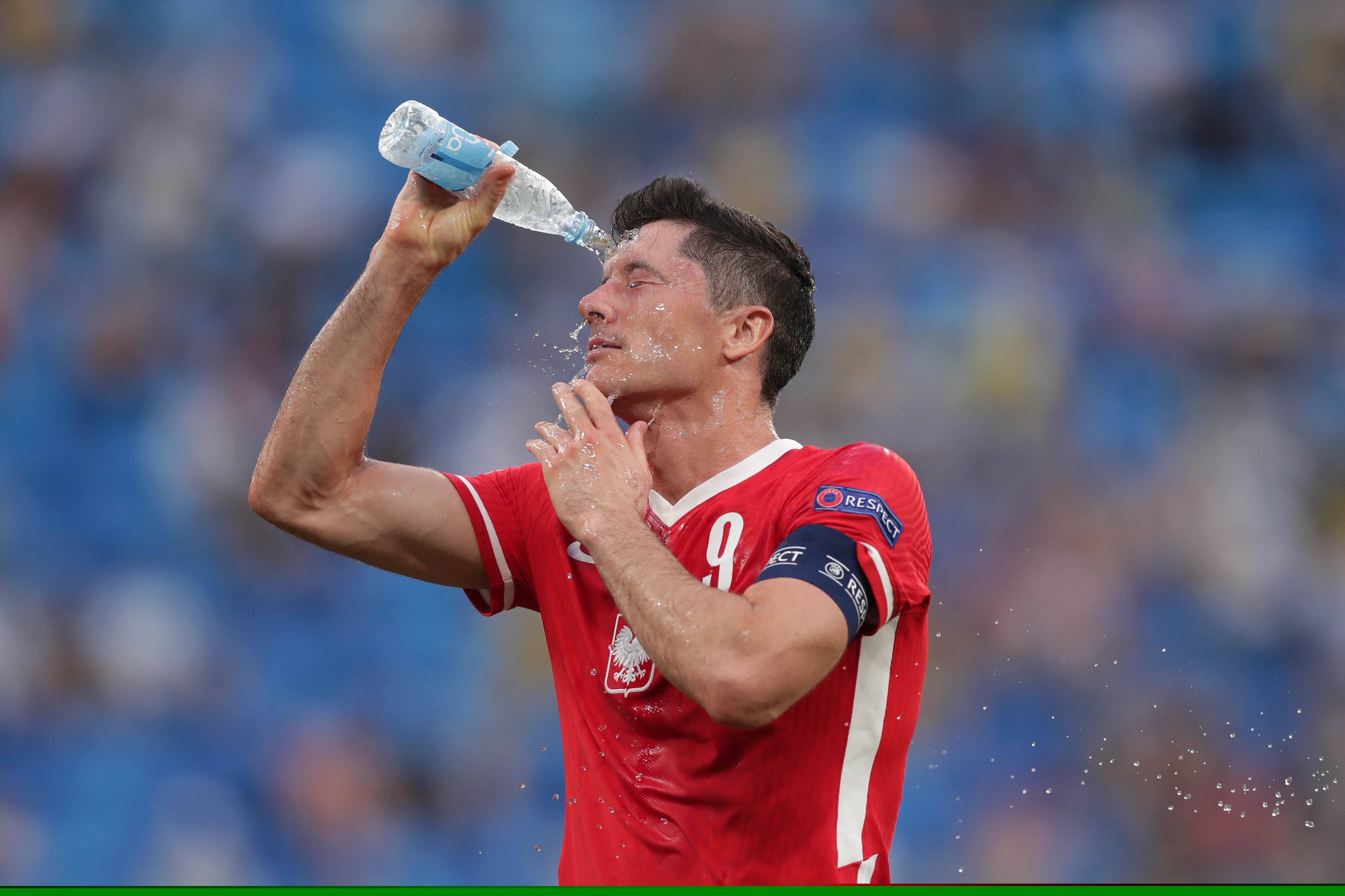 斯波：韦尔的进步源于日复一日的努力，胶着比赛让他增长经验（斯波：韦尔靠日积月累稳步提升，拉锯战为他增添实战经验）