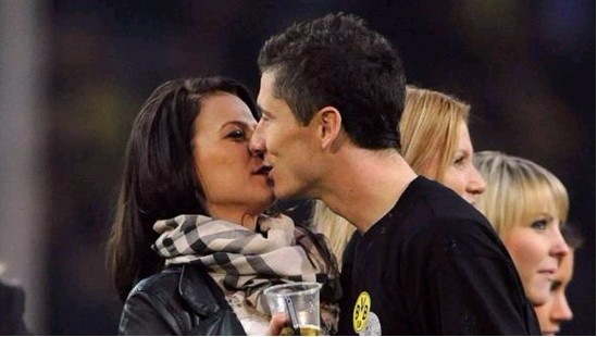 曼联对阵西汉姆联：德利赫特缺席，阿莫林调整阵容迎战（曼联迎战西汉姆：德利赫特缺阵，阿莫林变阵出击）